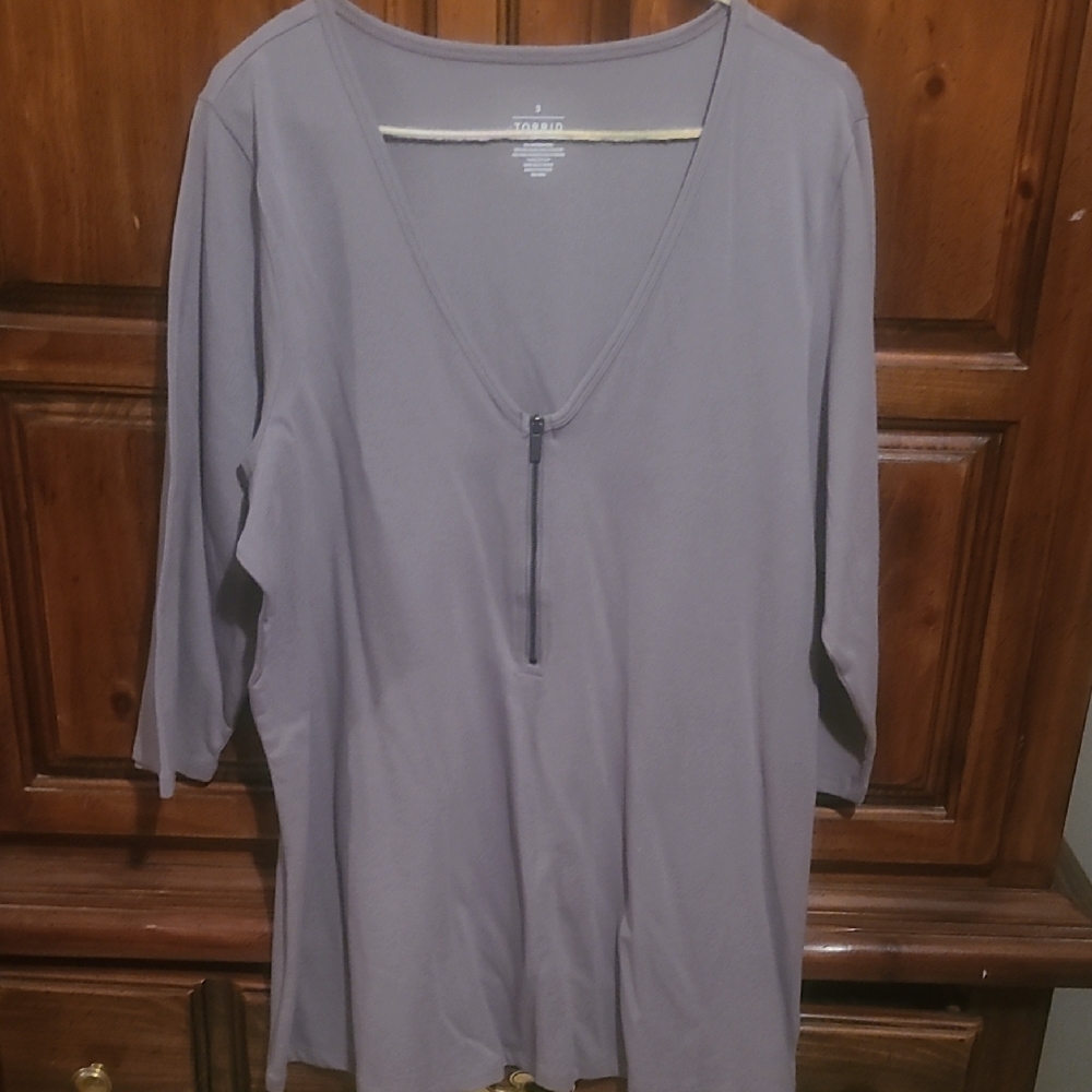 Torrid Gray V-Neck Tunic Top
